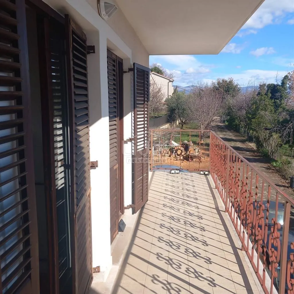 lovran, prekrasna etaža od 121m2 sa 3 balkona - slika 2