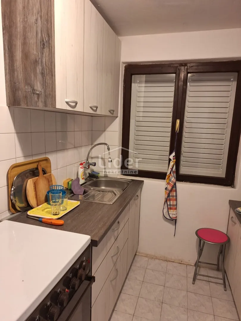 dvojna kuća u pagu, 100m2- dva apartmana, 300m od mora - slika 19