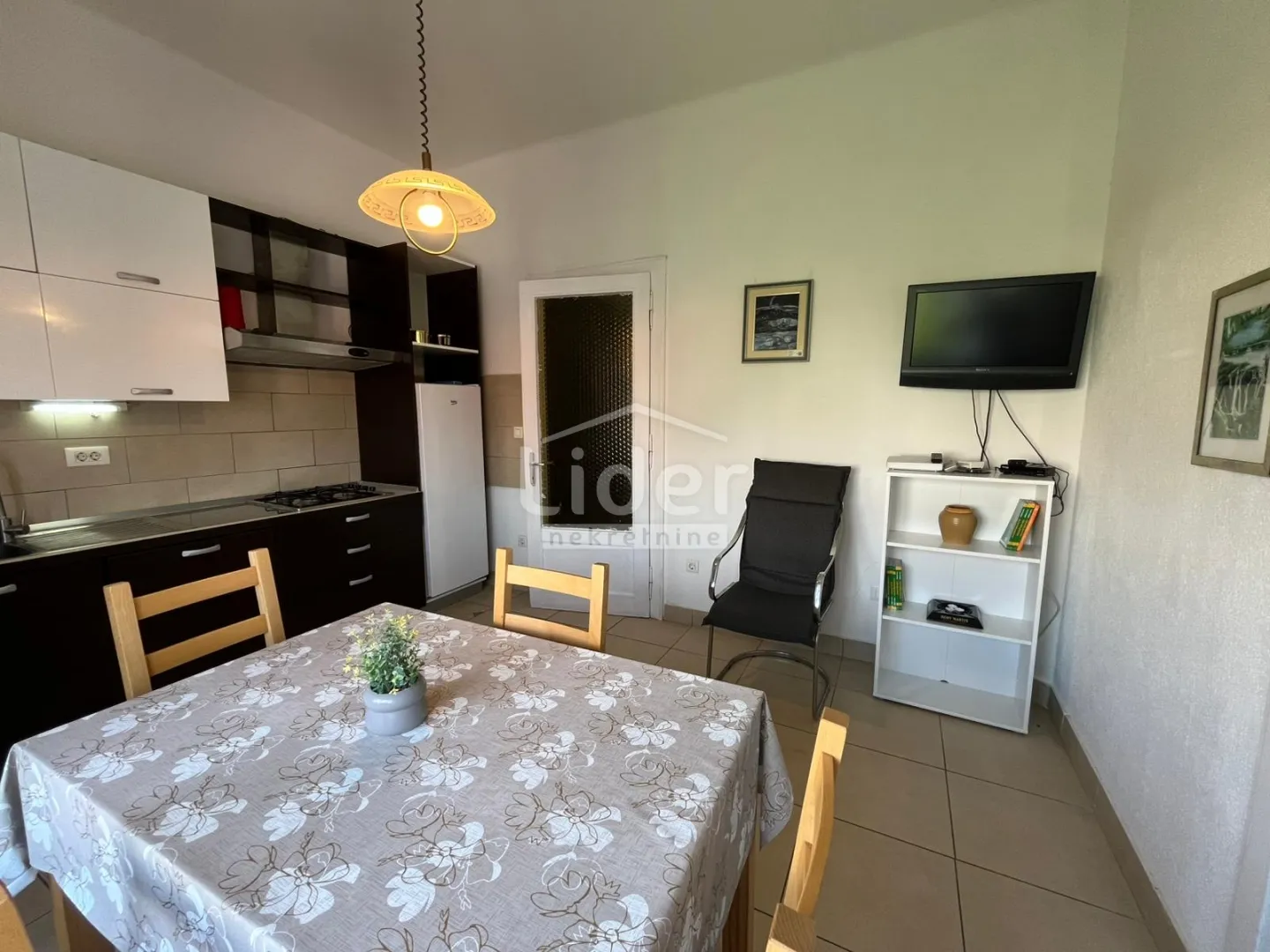 potok-3skl stan za najam 80m2 - slika 11