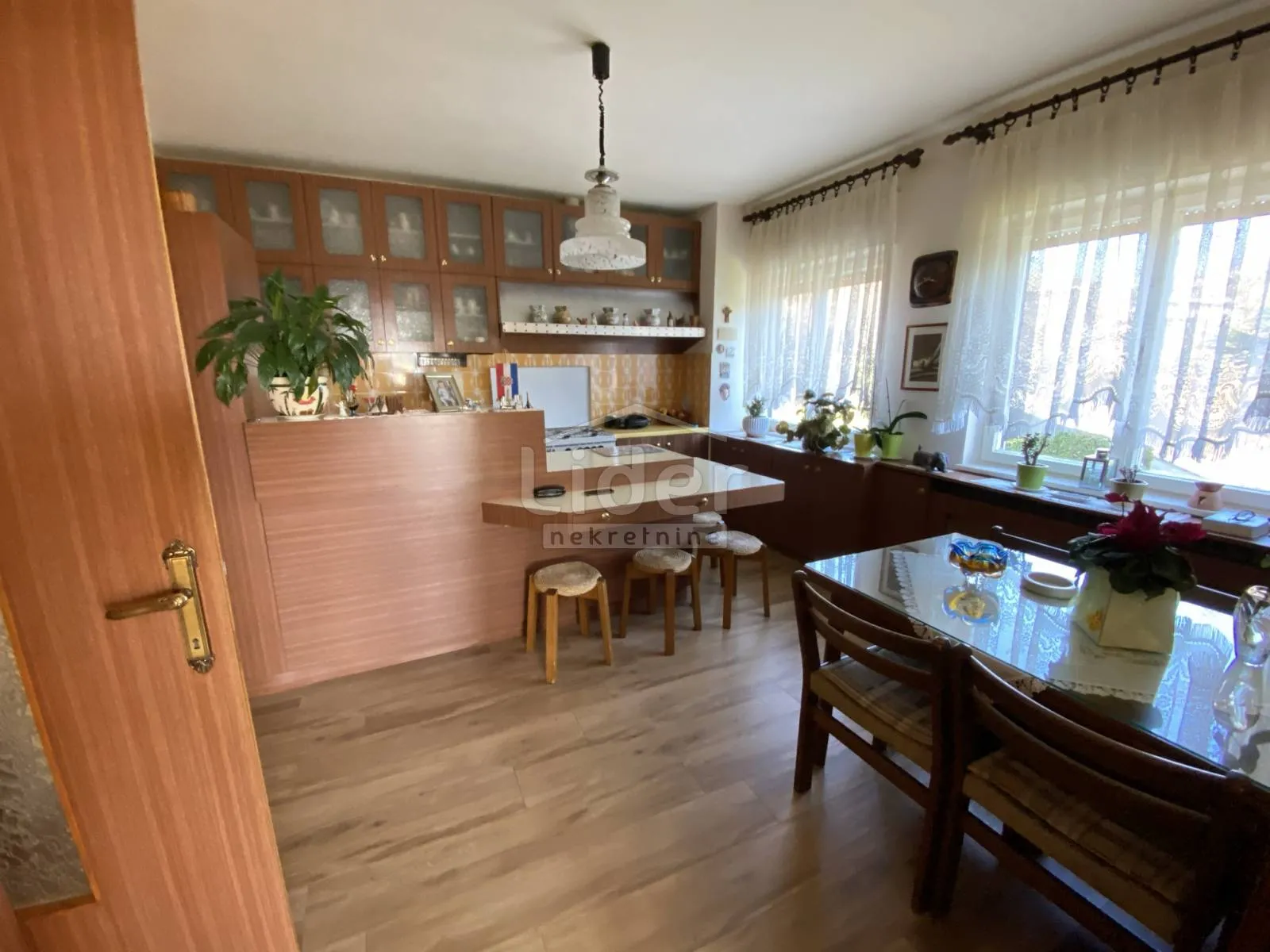 saršoni, poslovno-stambeni objekt sa 5.045m2 okućnice - slika 28