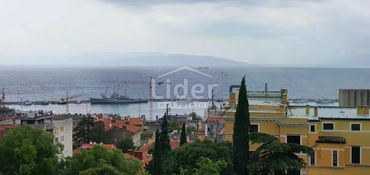 Belveder, 205 M2, Moguće Preinaka U 2 Stambene Jedinice - Rijeka