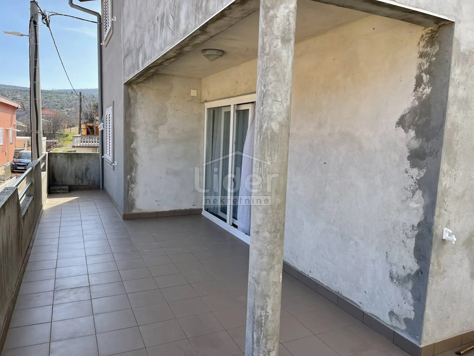 kuća sa 3 stana na samo 150m od mora - slika 18