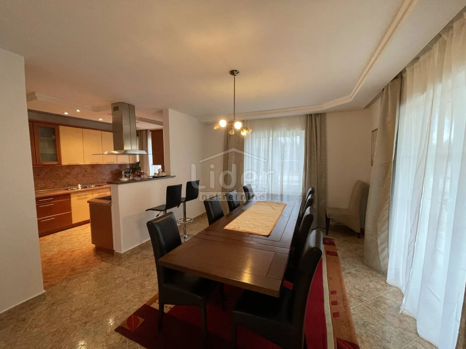 apartmanska kuća na traženoj lokaciji - slika 11