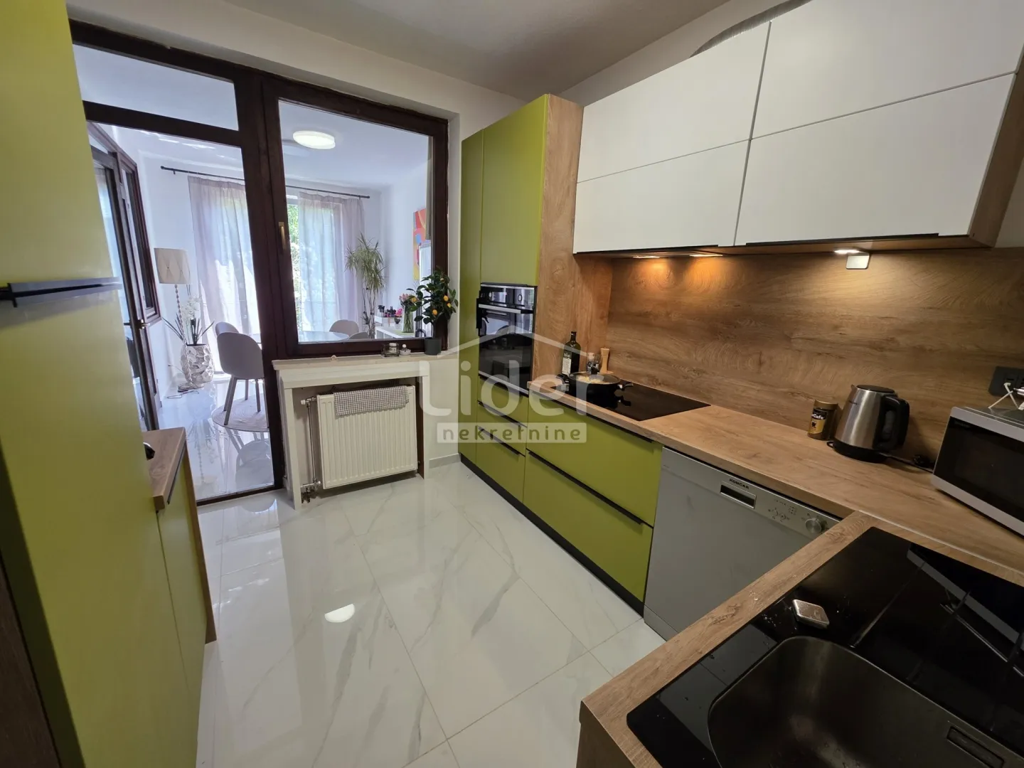 njivice -trosobni stan 100m2 - slika 20