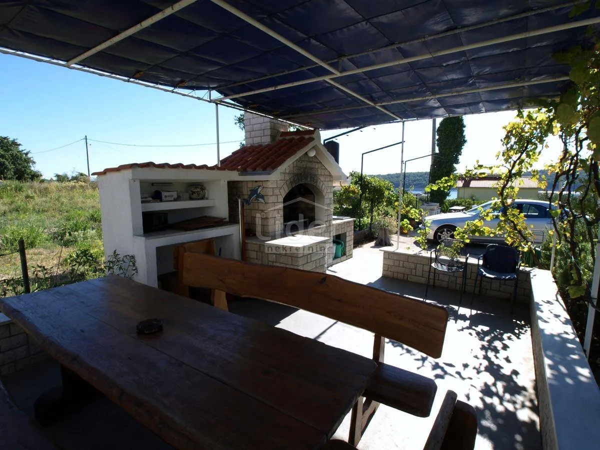 vila s bazenom, rab, barbat - slika 8