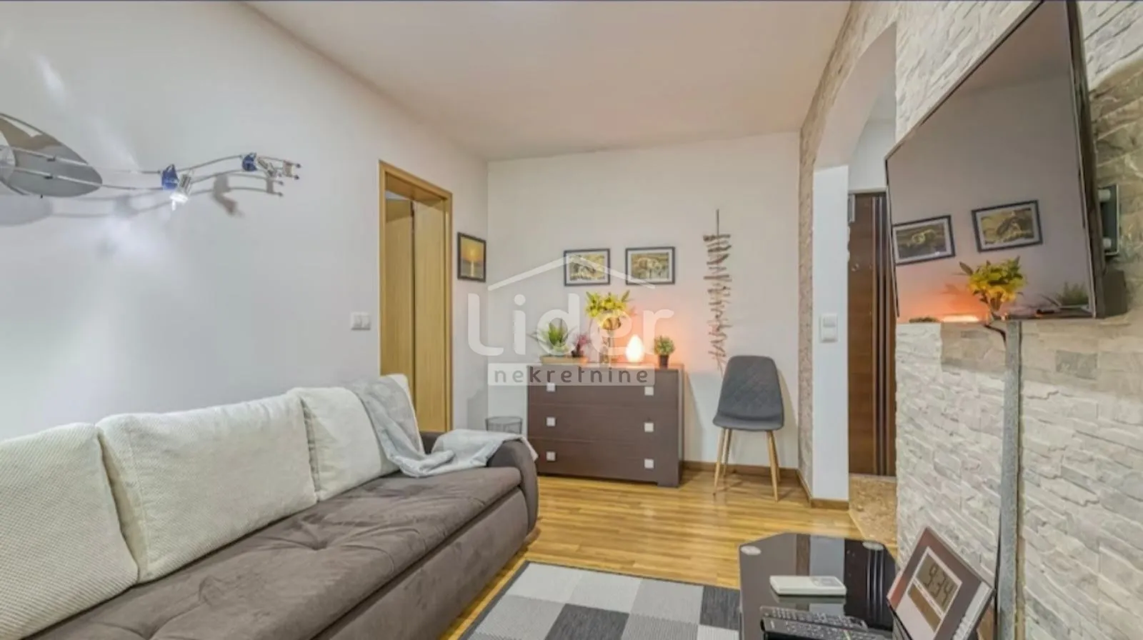 jušići stan sa studio apartmanom i terasom - slika 2