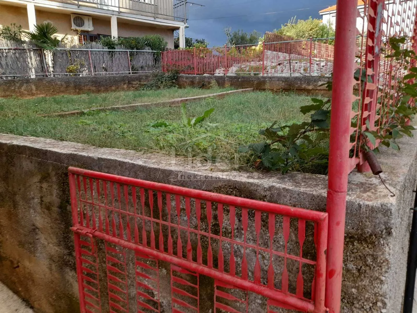 kuća sa velikom okućnicom 1.800m2 - slika 15