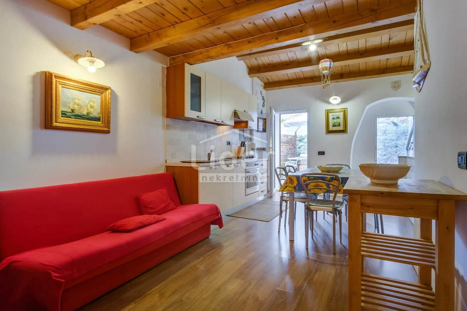 stan s predivnim pogledom na more i luku – veli lošinj - slika 3