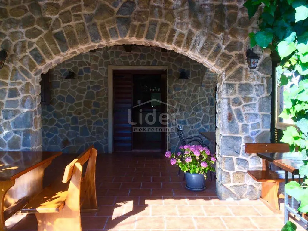 lopar, san marino, apartmanska kuća s restoranom - slika 9