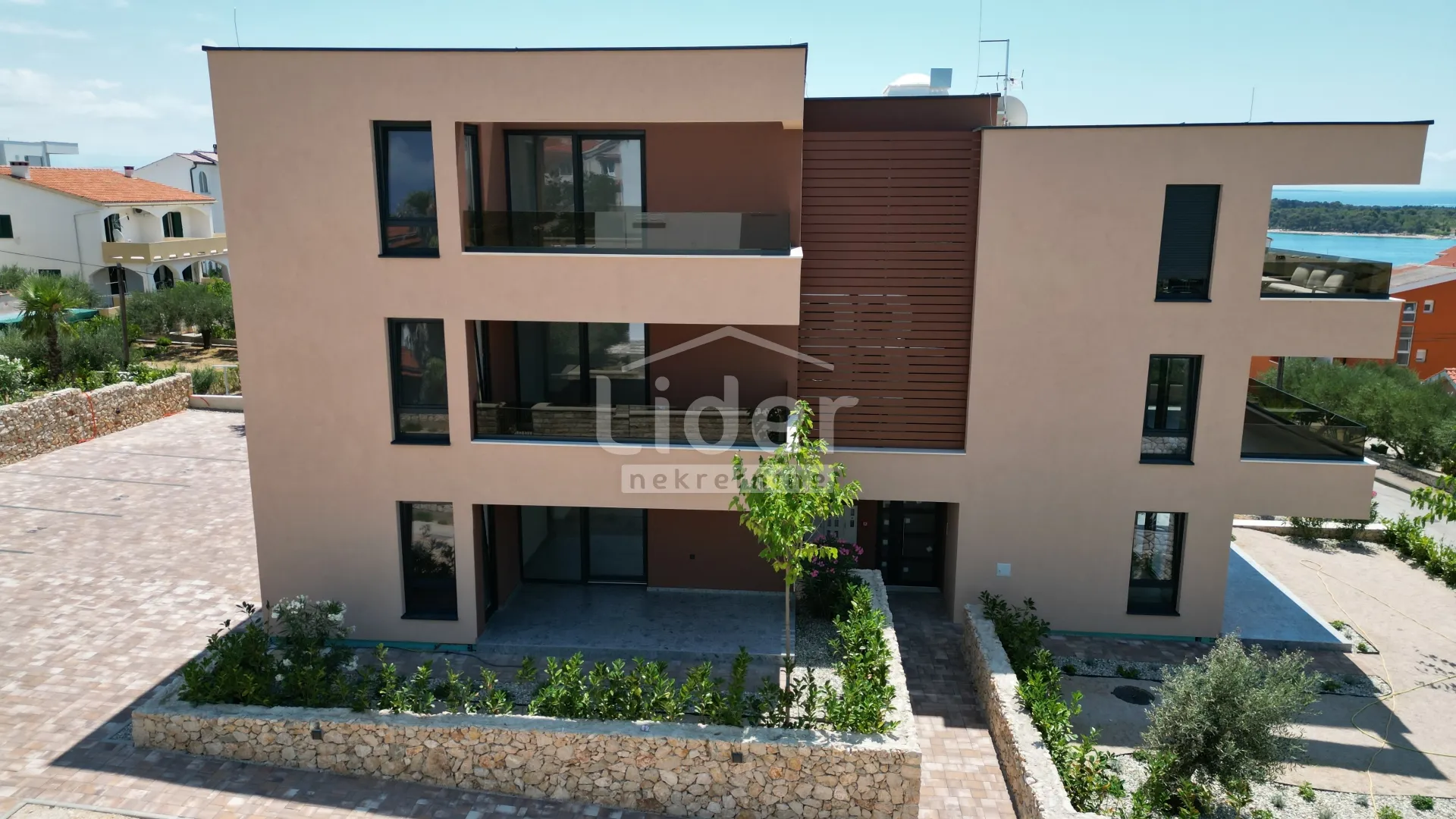 novalja, novogradnja, 2s+db, okućnica, 3.300 €/m2 - slika 3