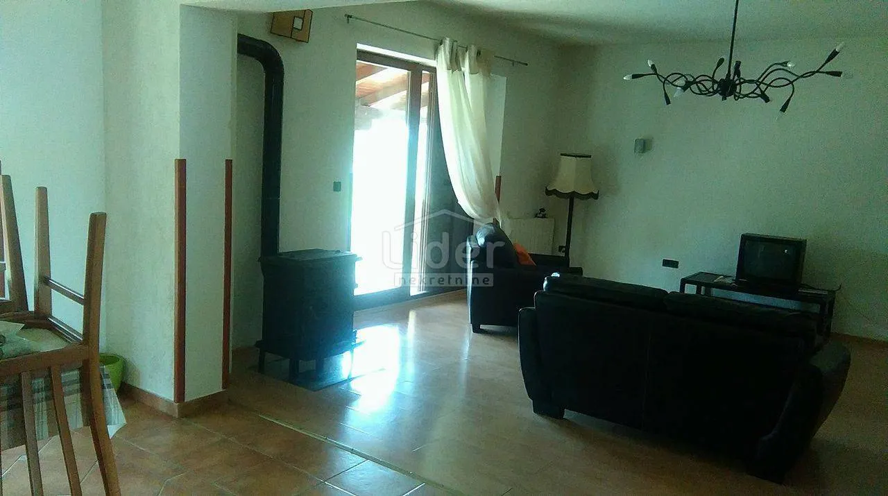 simpatična prizemnica u okolici rovinja - slika 10