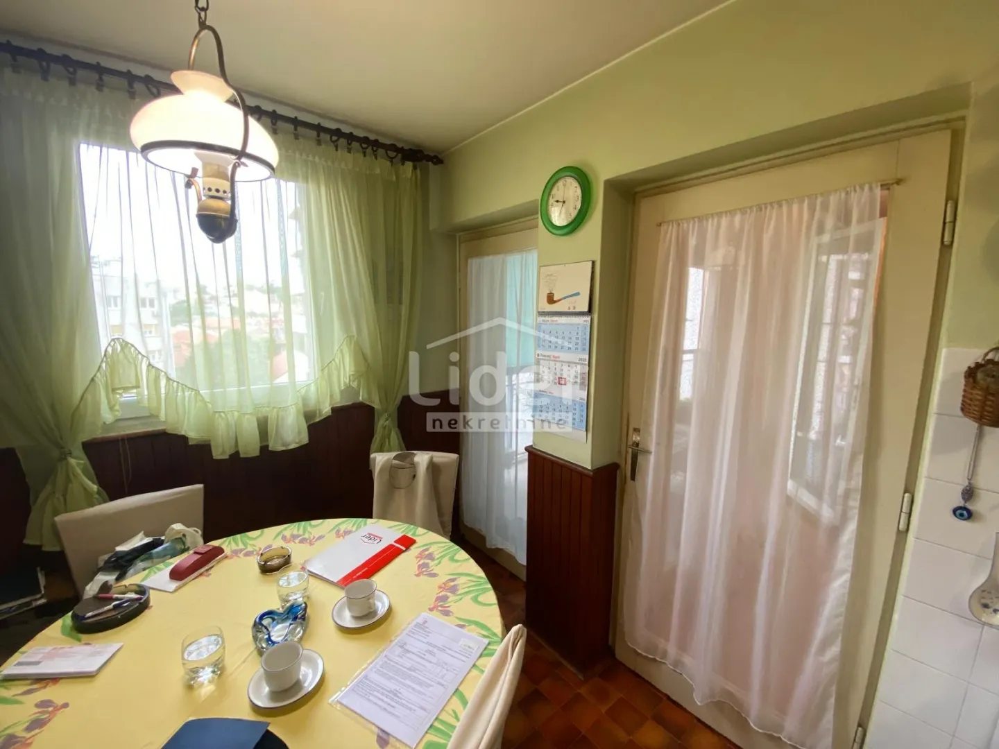 belveder, odlična nekretnina-stan od 99m2, lift , dva balkona - slika 9