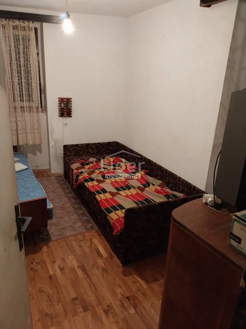 pag, centar, kuća 212 m2, 250.000 € - slika 8