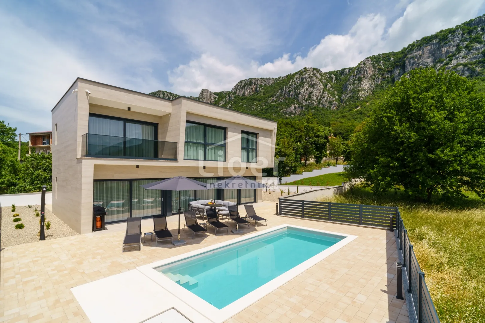 bribir vila s bazenom, novogradnja - slika 3