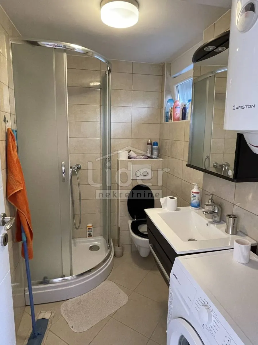 kuća 100m2, bazen, velika garaža, prvi red do mora i plaže - slika 22
