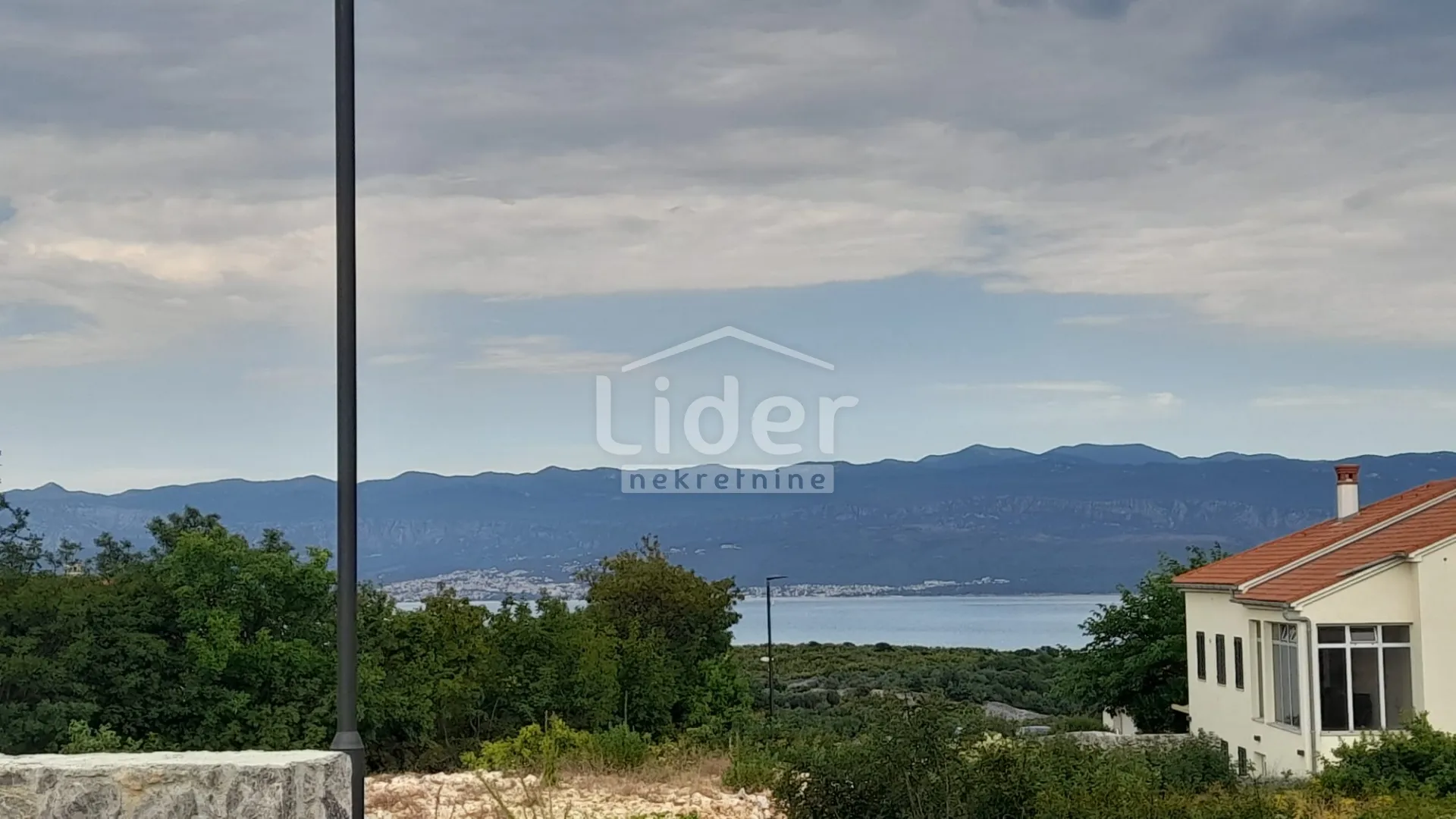 otok krk,vrbnik-samostojeća kuća s pogledom na more - slika 25