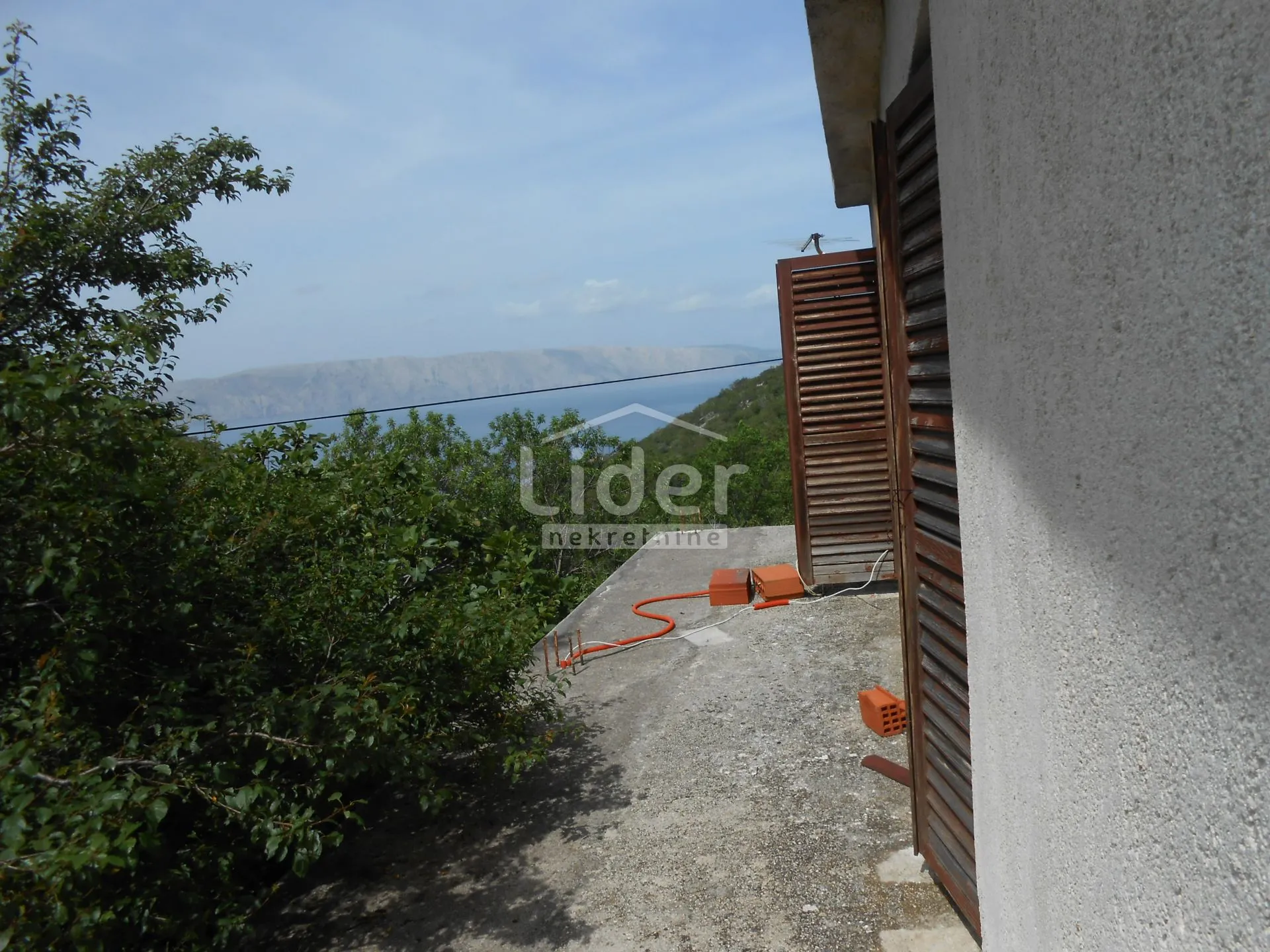 bunica (senj) 2 stana u kući s pogledom na more - slika 25