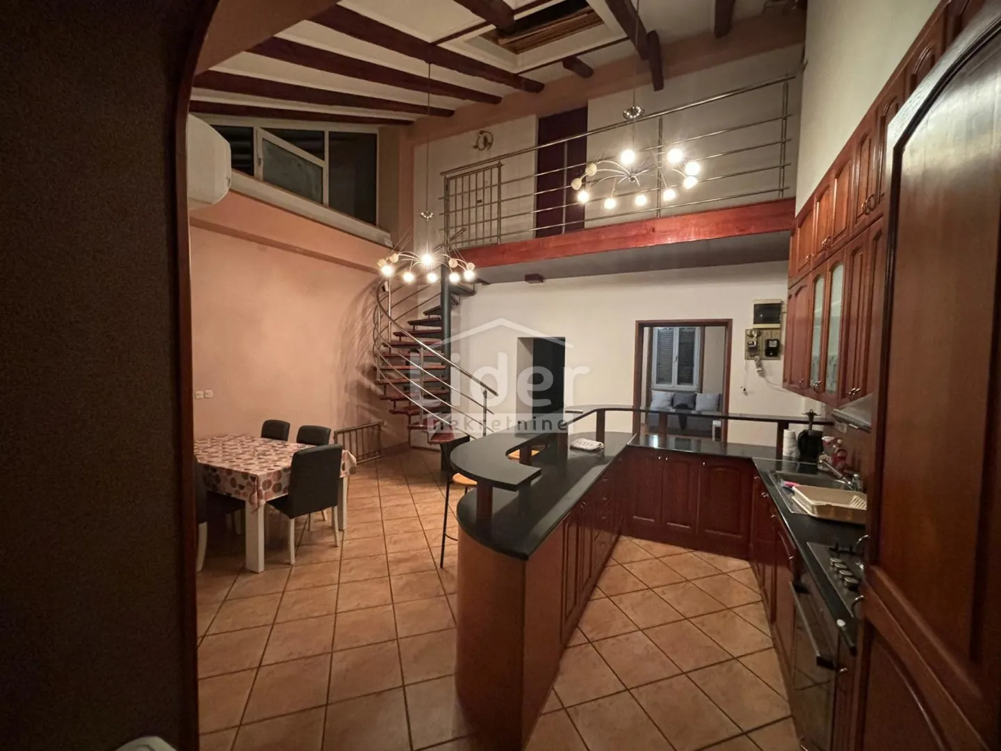 belveder-stan za radnike 250€/po radniku - slika 5