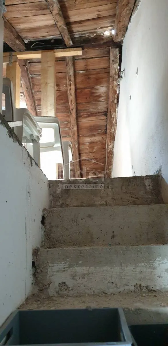 baška, 1skl.-troetažni, terasa, 1.red do mora - slika 21