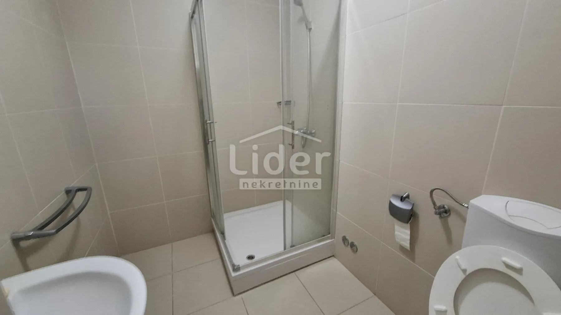 permani- 430m2 poslovnog prostora - slika 6