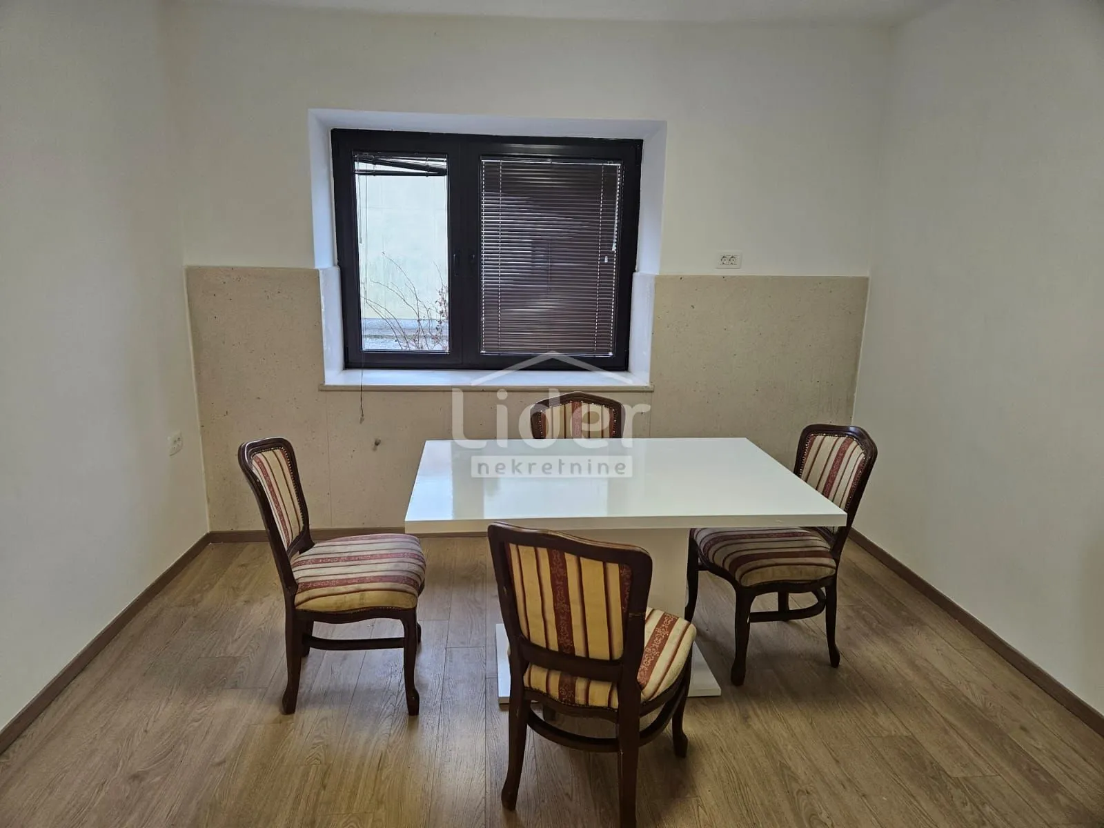kuća gorski kotar, vrata, 300m2 - slika 3