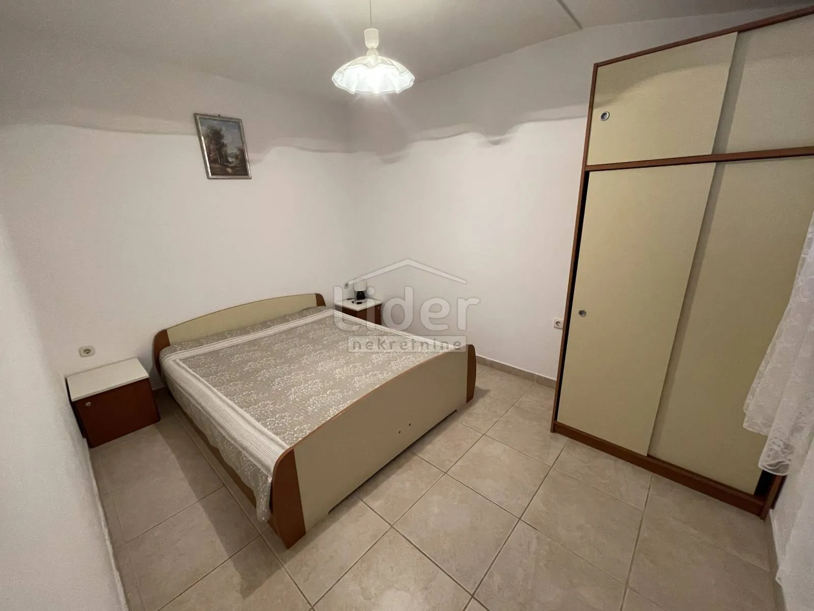 donji karin, kuću sa 5 apartmana prodajemo - slika 6