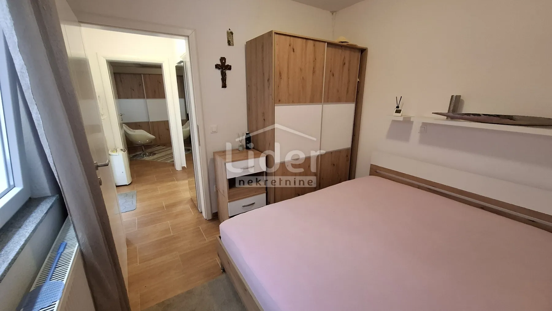 crikvenica-prostran stan s dodatnim apartmanom - slika 18