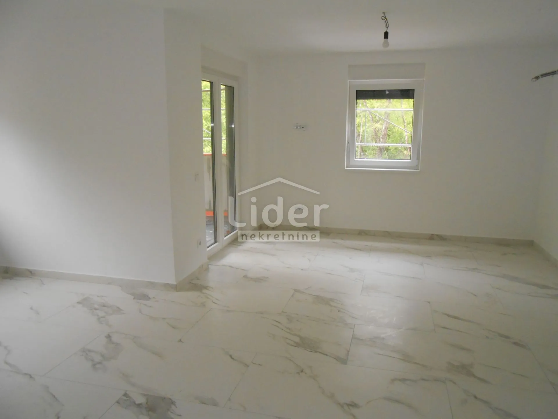 HLAPA (OTOK KRK) Novi apartman s 2 lođe - Hlapa, Dobrinj