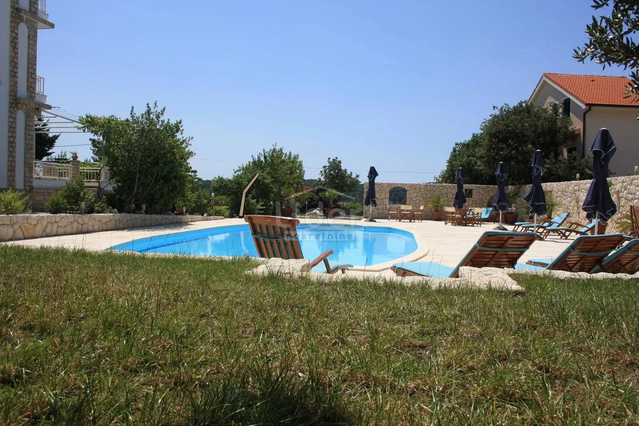 vila s bazenom, rab, barbat - slika 4