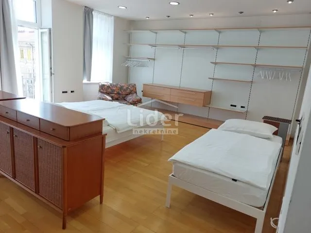 belveder-150m2,2s+db,3 balkona s pogledom na grad i more - slika 17