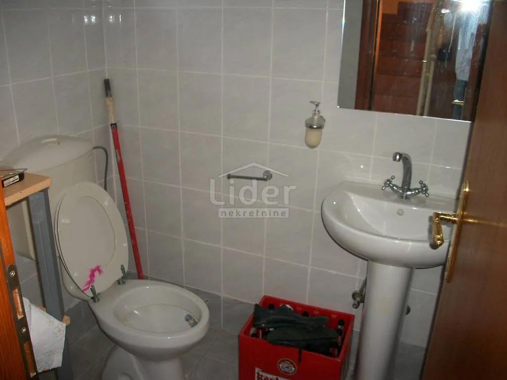 dvoetažni stan sa pogledom na more - slika 10