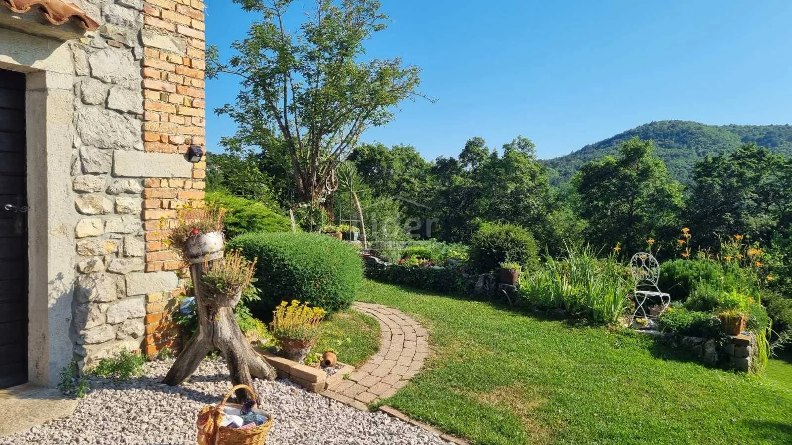 kuća istra, roč, 3.800m2 okućnice - slika 18