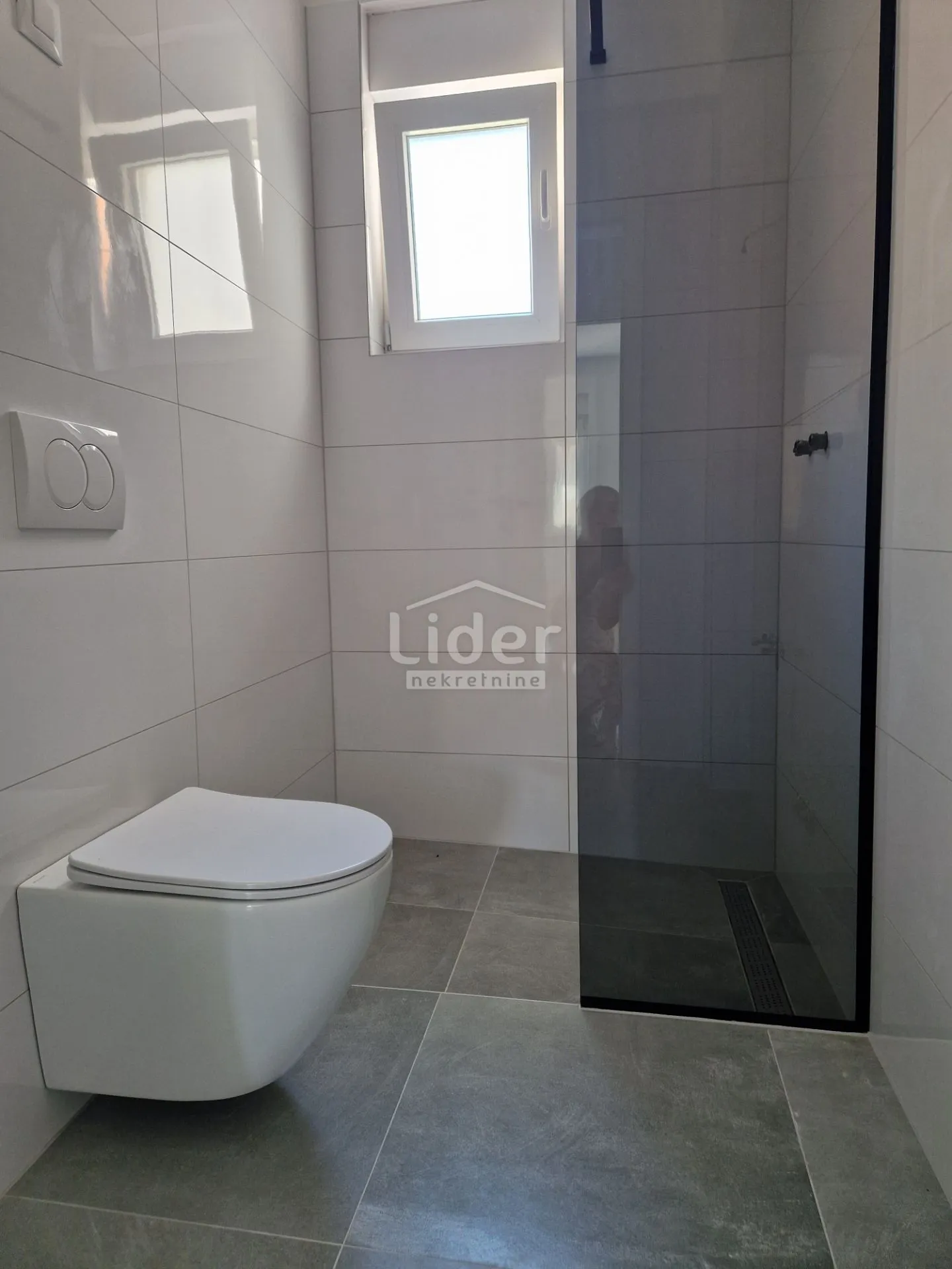 apartman u novogradnji u banjolu - slika 8