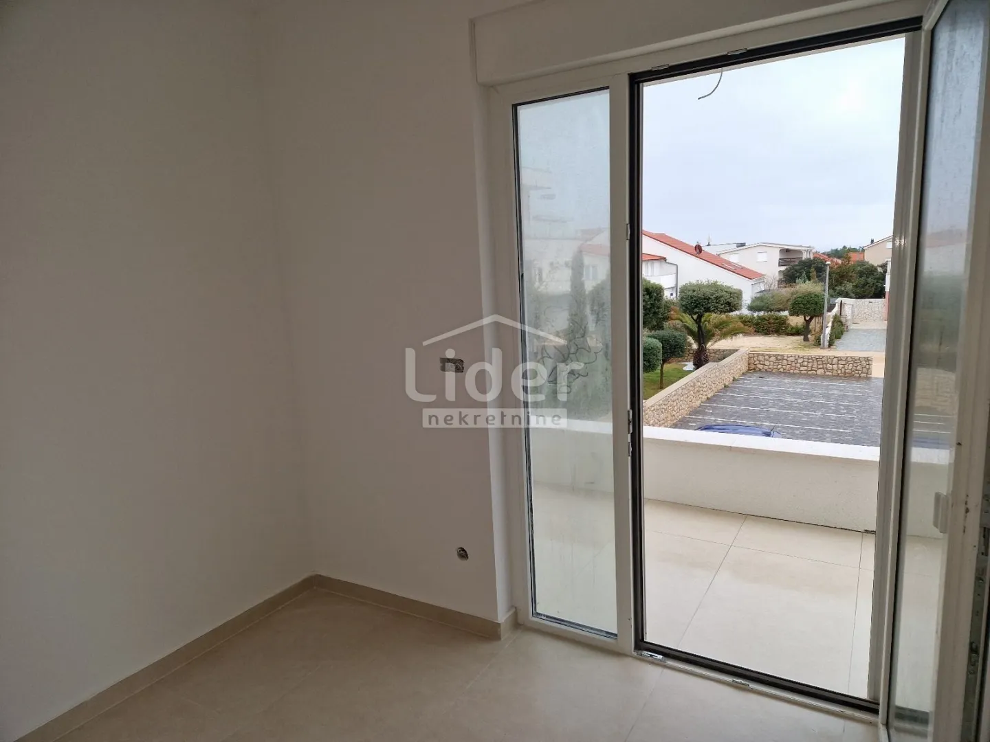 2s+db apartman, mandre- novogradnja, 200m od mora - slika 10