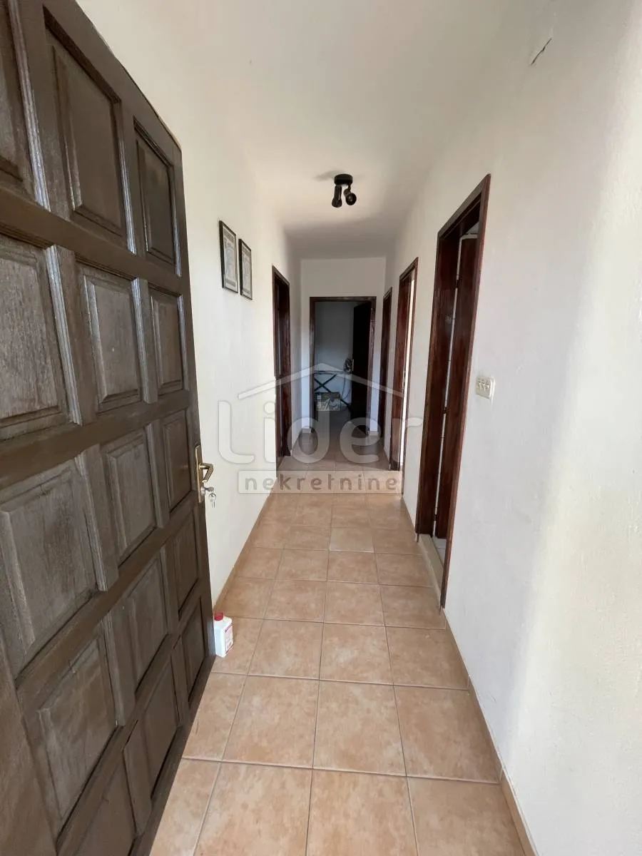 donji karin, kuću sa 5 apartmana prodajemo - slika 26