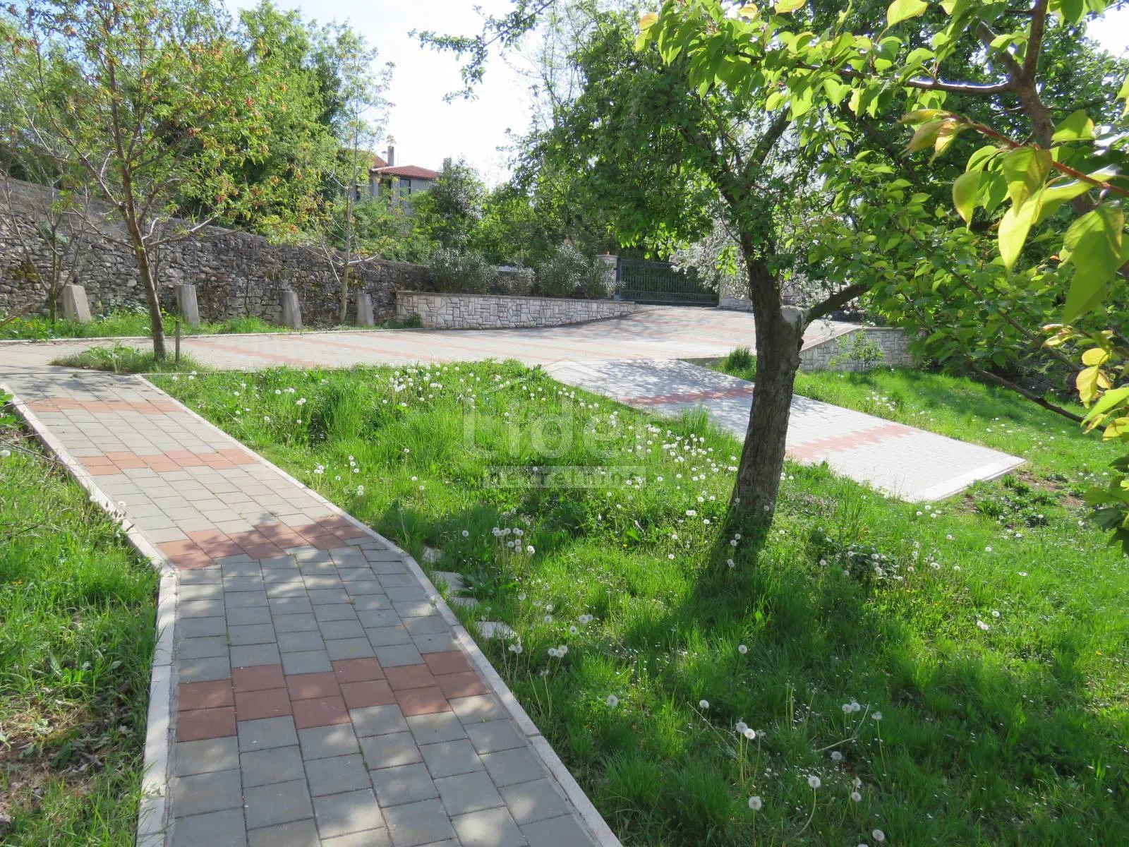 prekrasna autohtona vila nedaleko labina - slika 26