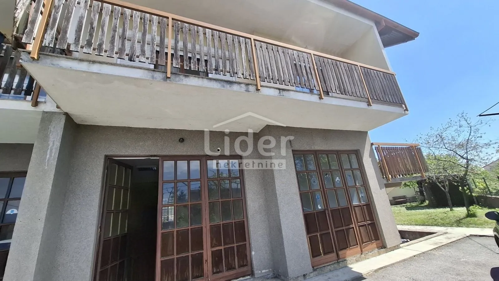 viškovo-kuća 220m2,garaža - slika 18