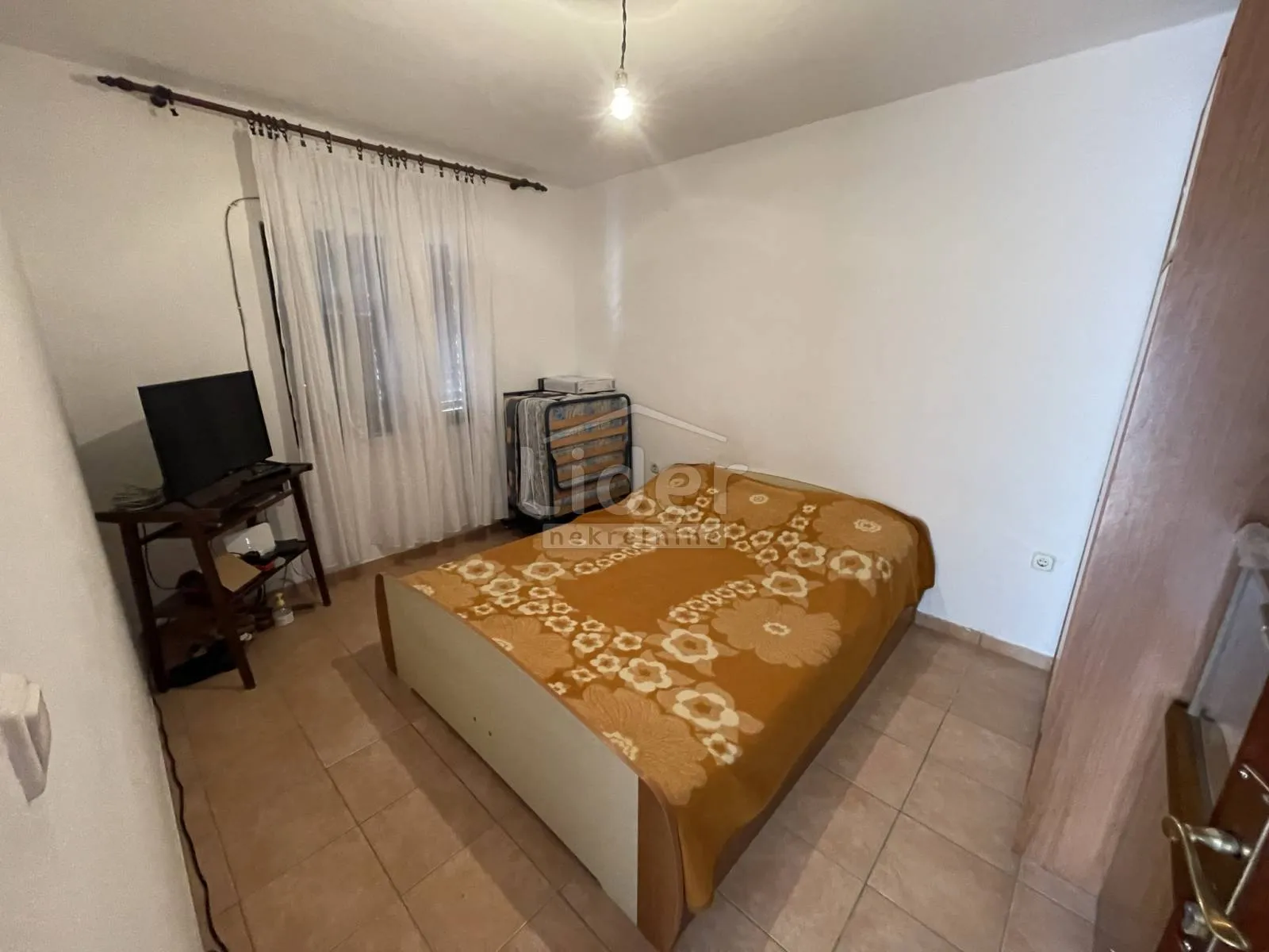 donji karin, kuću sa 5 apartmana prodajemo - slika 22
