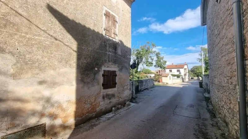 istra, kamena kuća na dvije etaže 2.5 km do plaže - slika 10