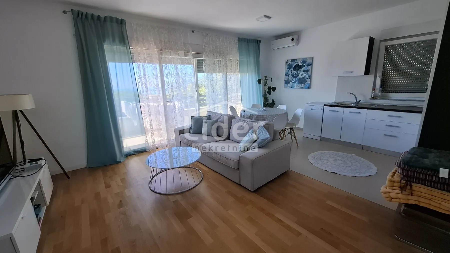 matulji-kuća sa tri apartmana - slika 10