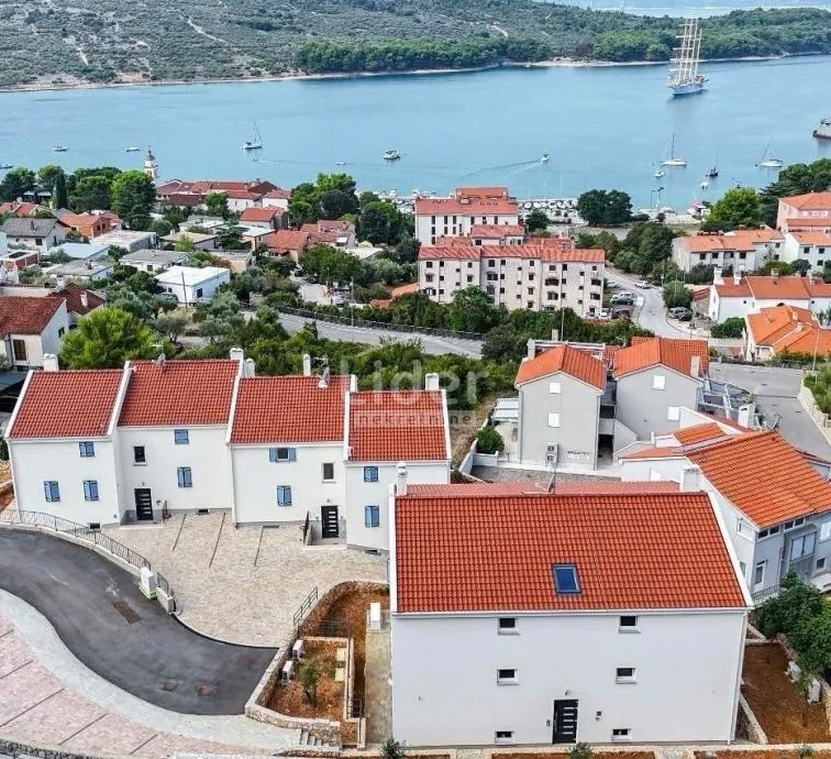 cres novogradnja, terasa, vrt, 2 parkirna mjesta! - slika 3