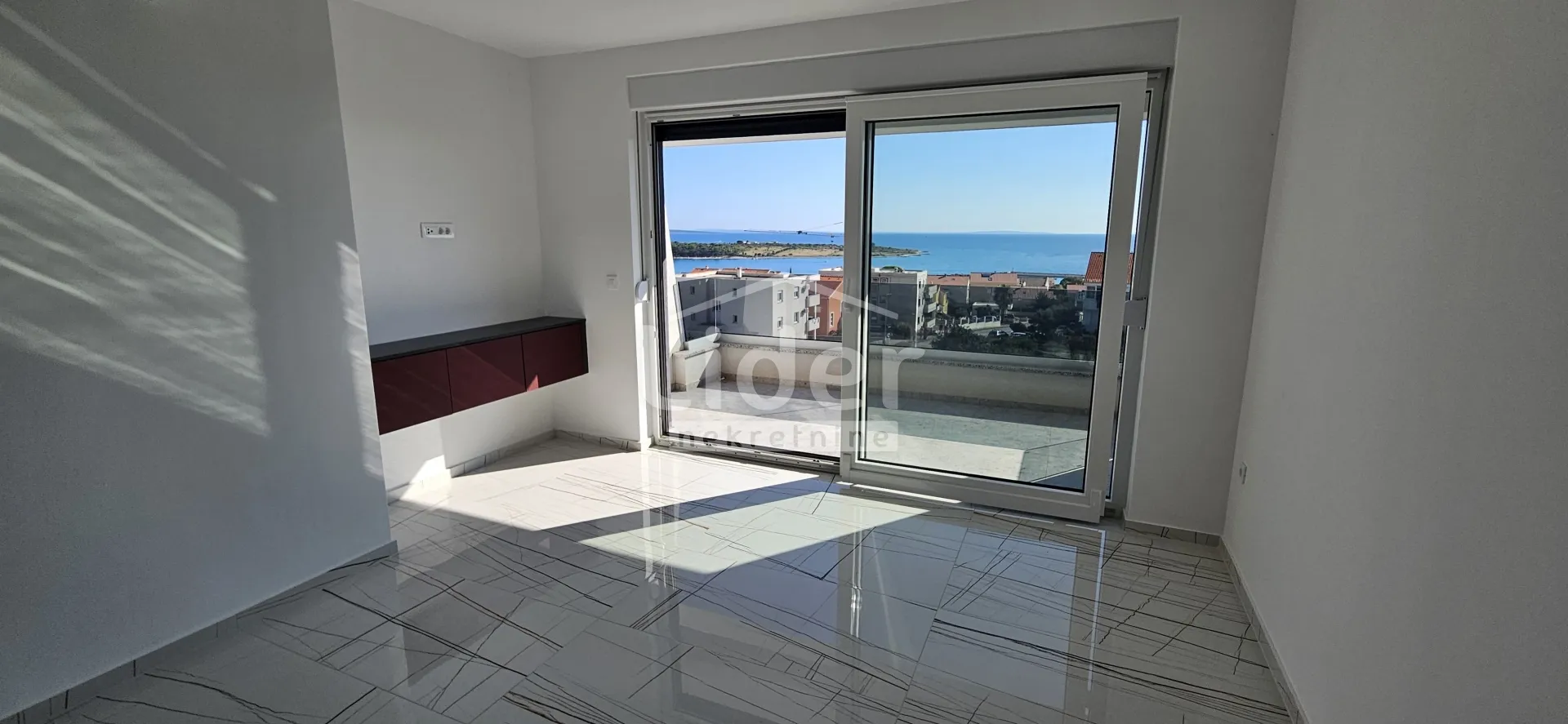 NOVALJA, 1S+DB, NOVOGRADNJA 3.700 €/m2, OPREMLJEN
