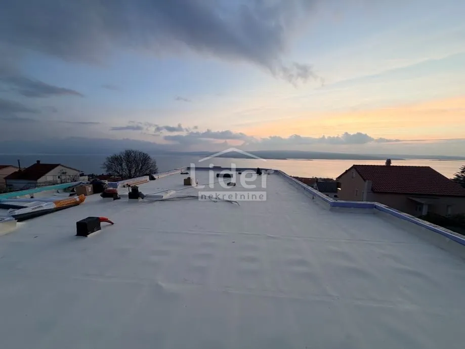 crikvenica nova kuća s dva odvojena stana i bazenom - slika 5