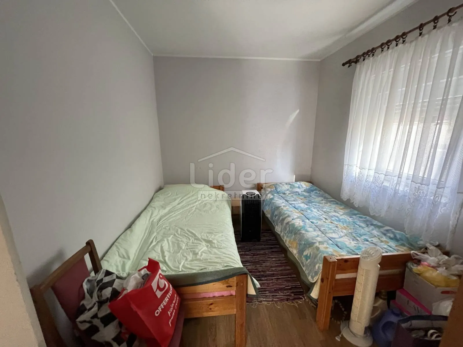 gornji karin samostojeća kuća sa 3 stana - slika 18