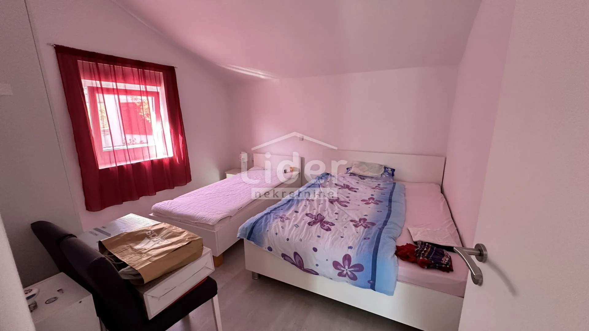 kruševo, prodajemo kuću sa 3 stana na karinskom moru - slika 11