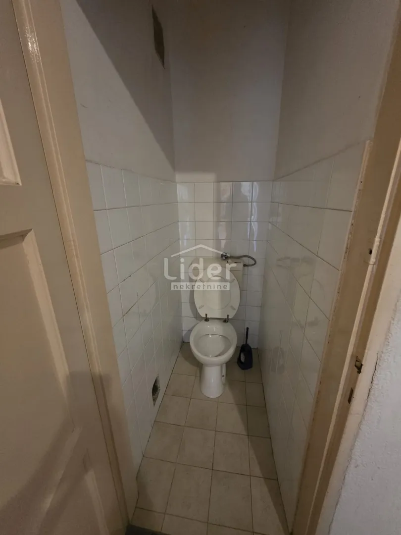 pećine, 3s+db, 2 lođe, 1 kat, pogled - slika 17