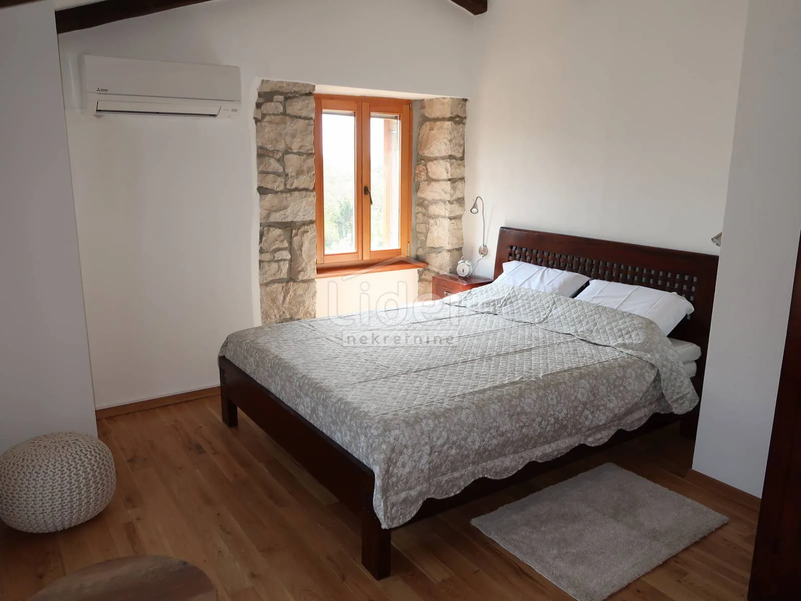 prekrasna autohtona vila nedaleko labina - slika 16