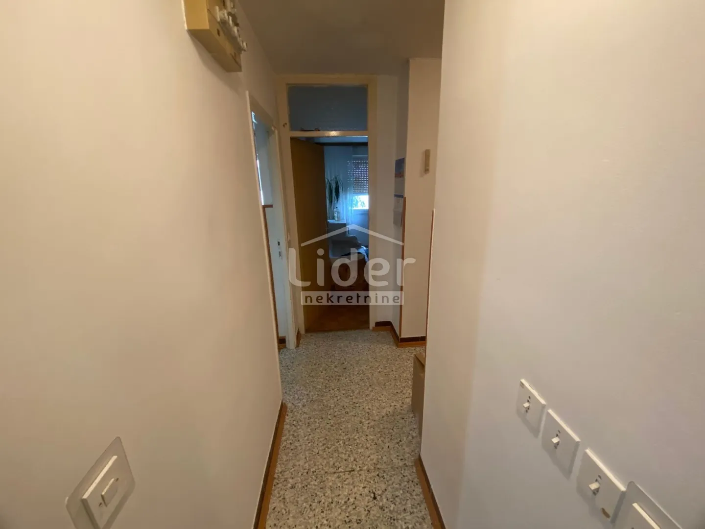 donja drenova - odlična lokacija, stan 2s+db, 1.kat - slika 12