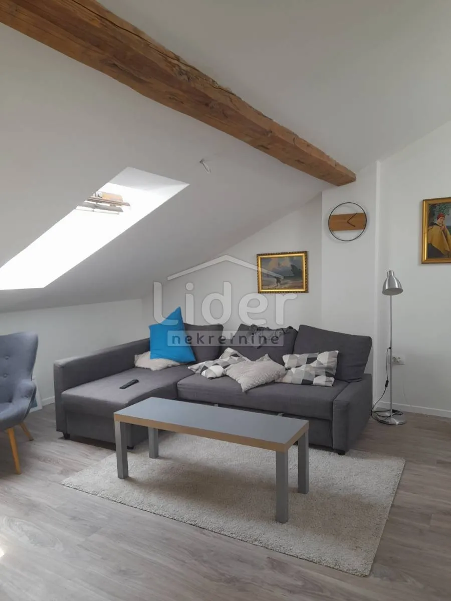 novoadaptirani stan u centru kastva 136m2 - slika 9