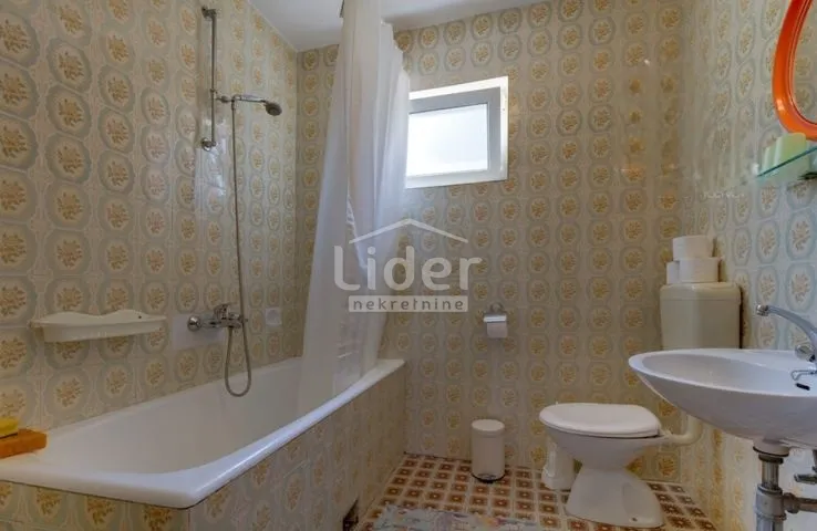 mali lošinj-kuća s pogledom na more i grad - slika 21